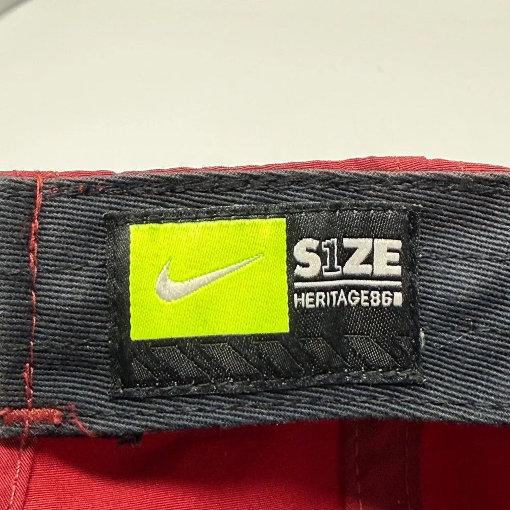 Nike Heritage86 Adjustable Hat Red Metallic Swoosh Cap 405043-618 One Size‎ Mens